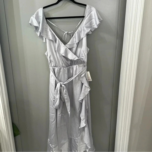 NWT Show Me Your Mumu Samantha Ruffle Wrap Dress Silver Luxe Satin Size 3X - Picture 2 of 6